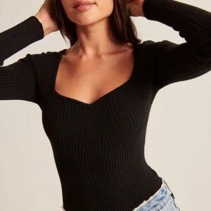 Abercrombie & Fitch Sweetheart Neckline Black Sweater Size Small